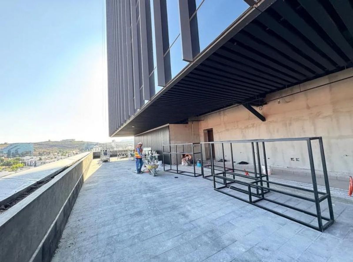 Fotografía de PISO DE OFICINA EN K TOWER EN RENTA