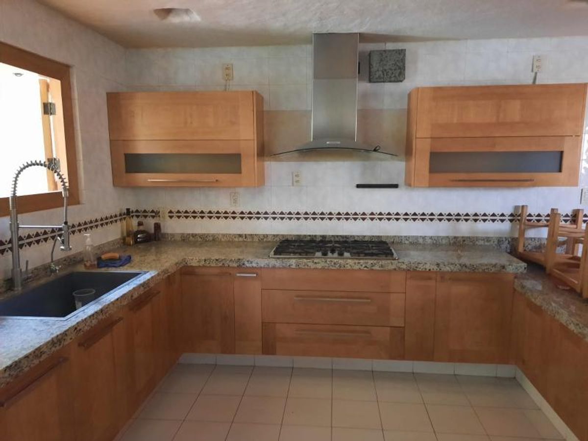Fotografía de VENTA DE CASA EN PRIVADA Y ZONA DE LUJO EN LOMAS 3A SECCION