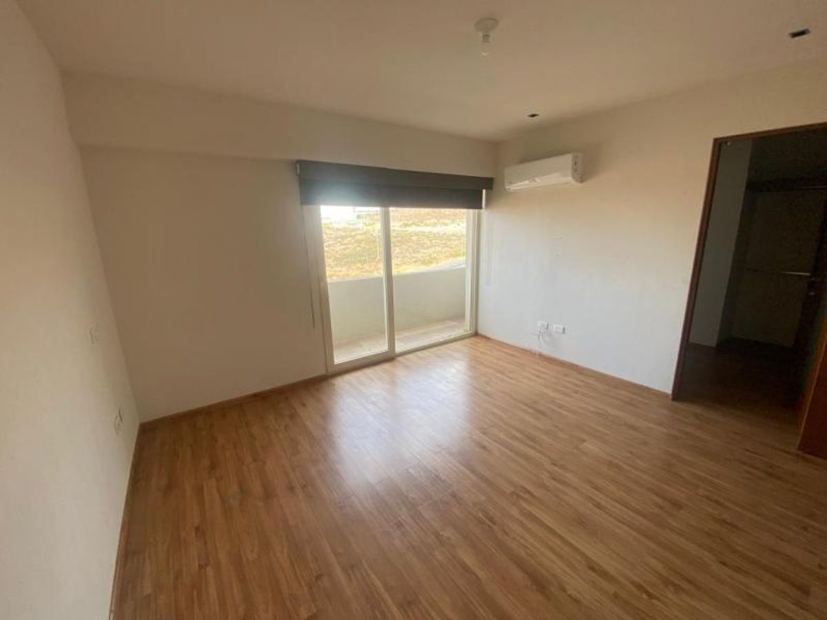 Fotografía de DEPARTAMENTO EN VENTA EN LA LOMA CLUB DE GOLF TORRE SONOMA