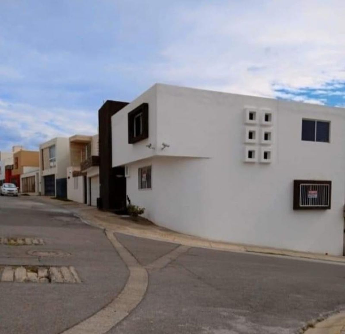 Fotografía de CASA EN VENTA EN LOMAS DEL TEC EN ESQUINA