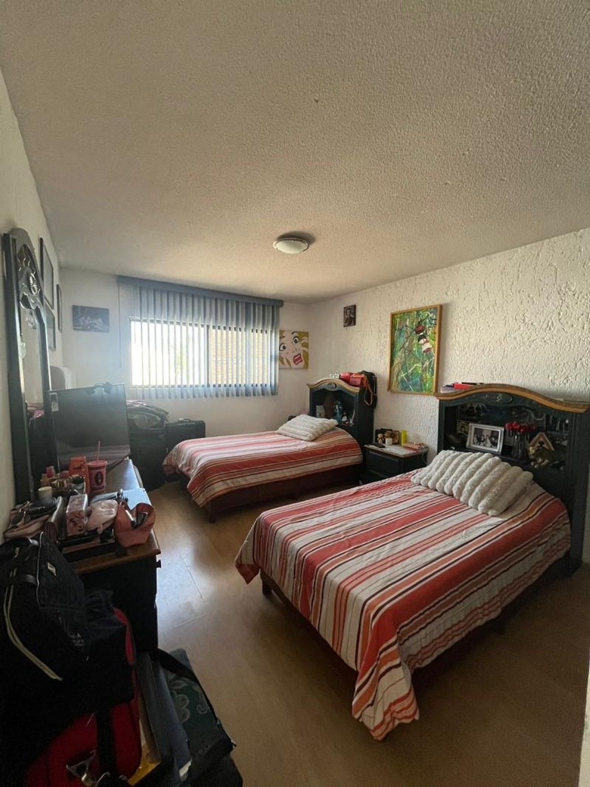 Fotografía de CASA EN VENTA EN LOMAS 4 SECCION EN ESQUINA