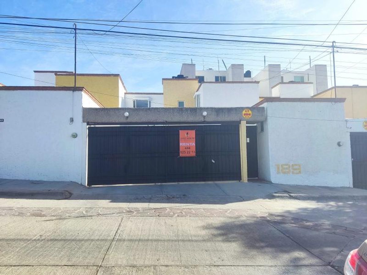 Fotografía de A SOLO UNA CUADRA DEL CLUB LIBANES