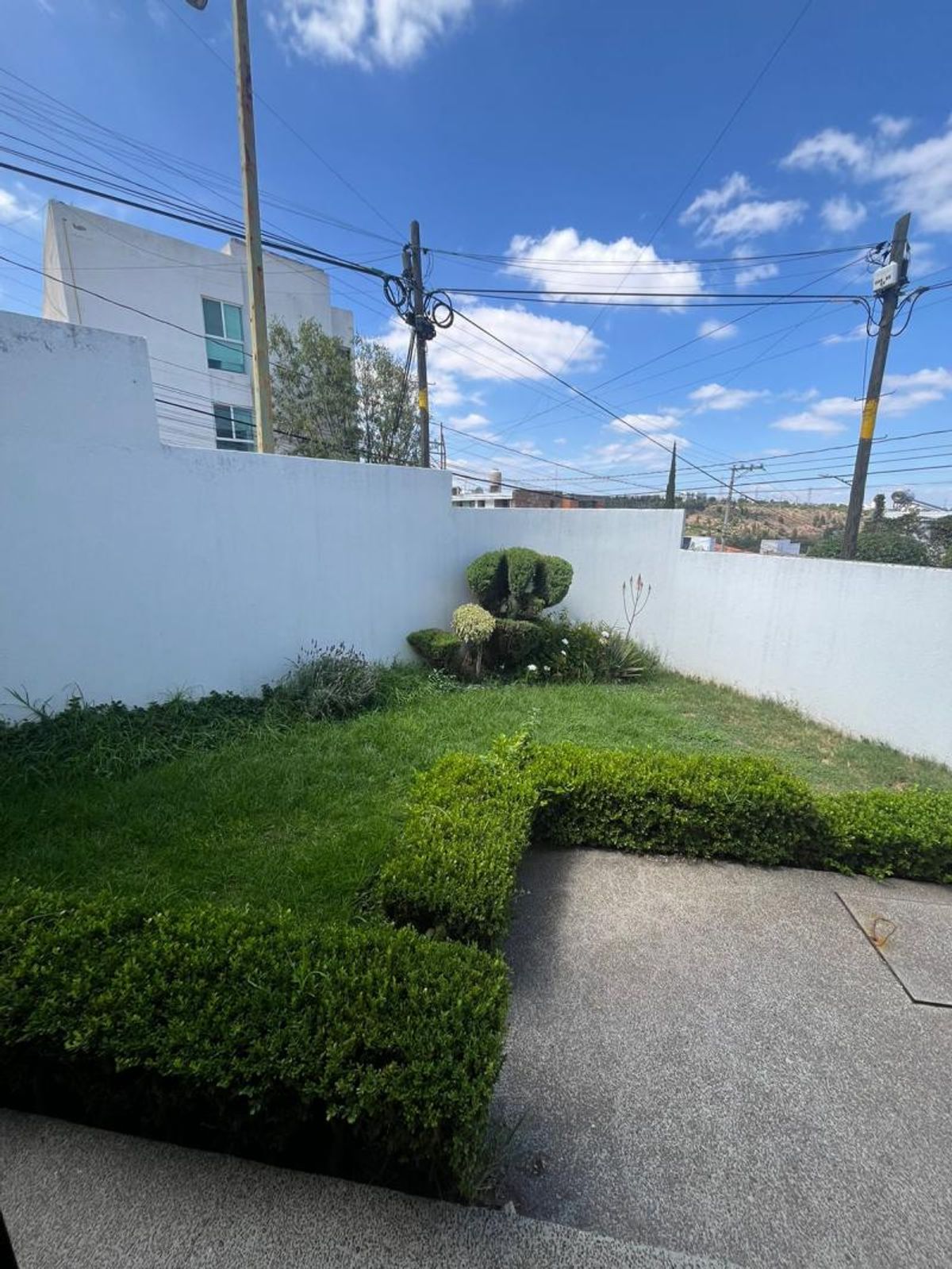 Fotografía de CASA EN VENTA EN LOMAS 4 SECCION EN ESQUINA
