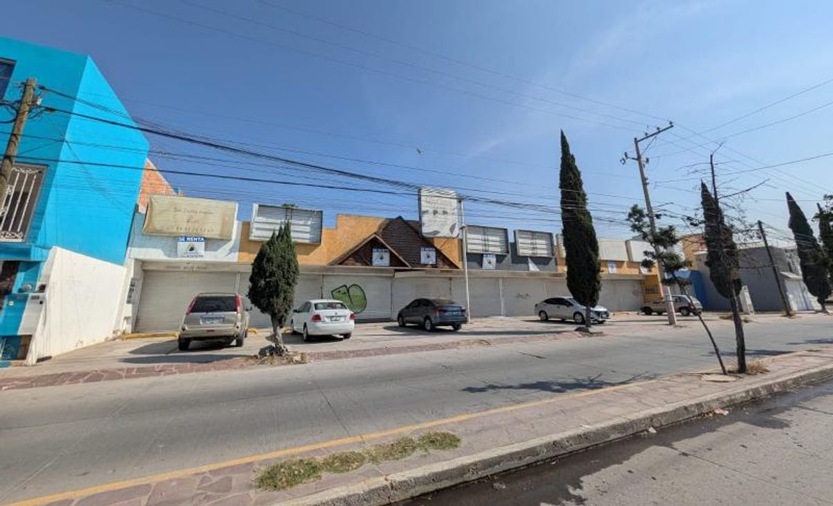 Fotografía de LOCALES EN RENTA FRENTE A PLAZA SENDERO
