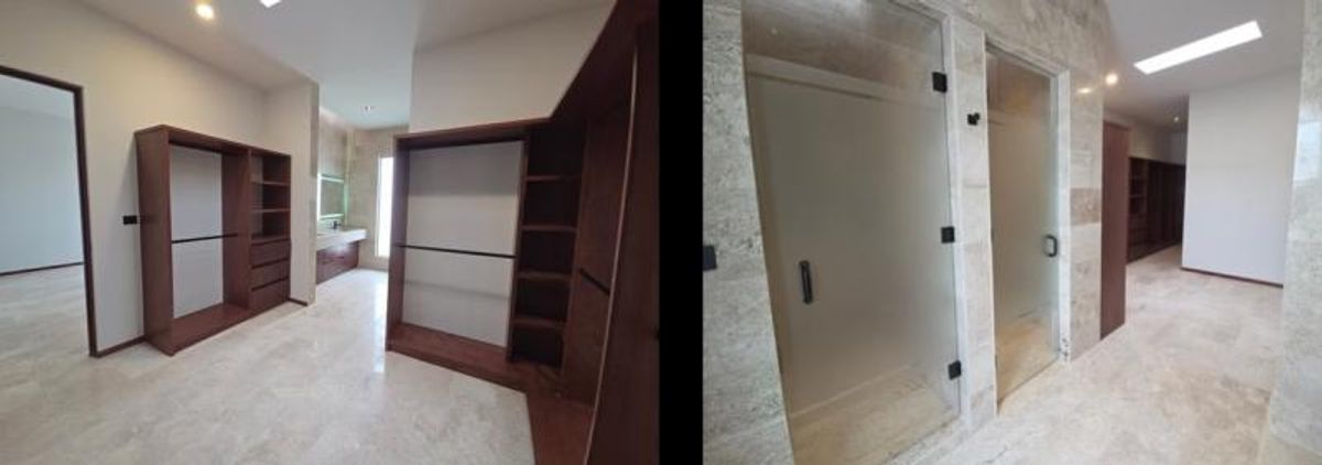 Vestidor con muebles de madera, piso de mármol y puertas de cristal esmerilado