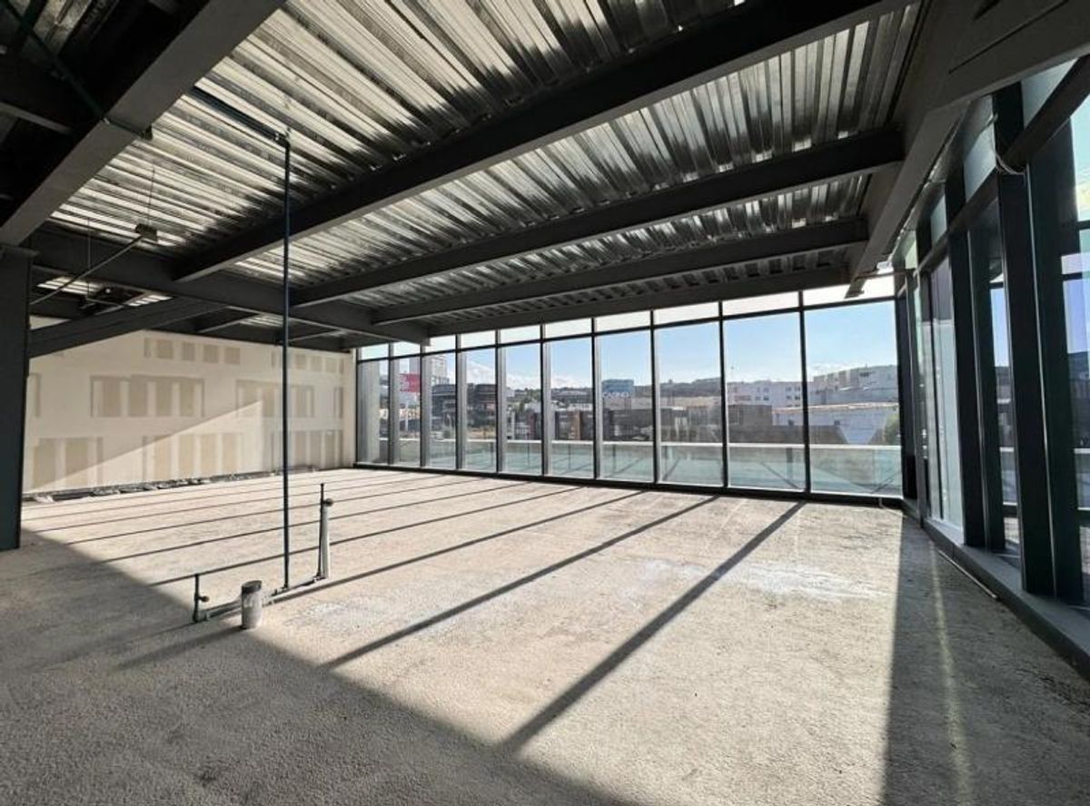 Fotografía de PISO DE OFICINA EN K TOWER EN RENTA