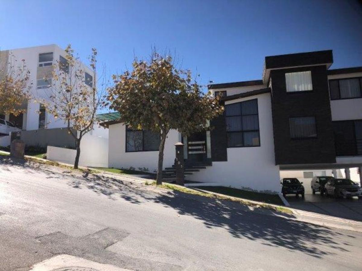 Fotografía de VENTA DE CASA EN CLUB DE GOLF LA LOMA