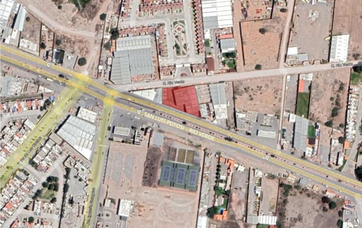 Fotografía de NAVE INDUSTRIAL CON OFICINAS EN VENTA