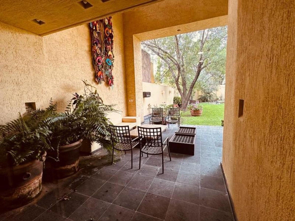 Fotografía de EXCELENTE CASA EN VENTA A UNA CUADRA DEL PARQUE DE MORALES