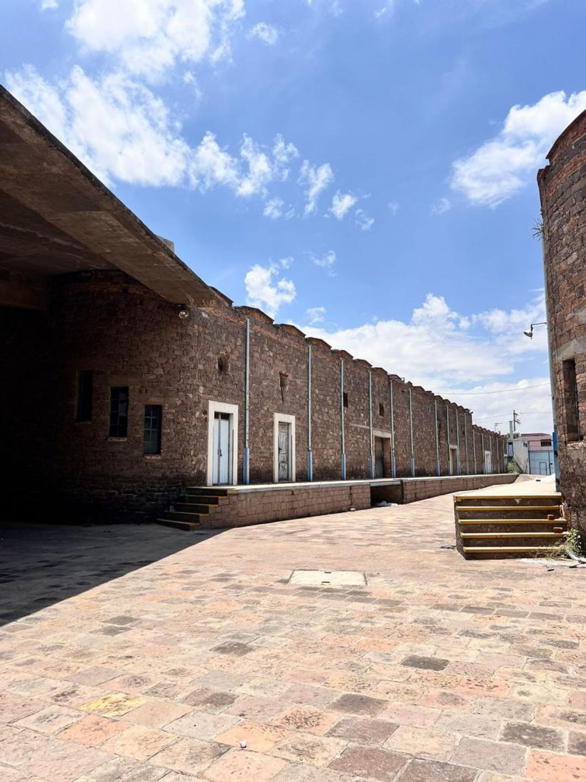 Fotografía de BODEGA EN VENTA EN ZONA CENTRO FRENTE A LA ALAMEDA IDEAL PARA HOTEL, UNIVERSIDAD, ESCUELA 