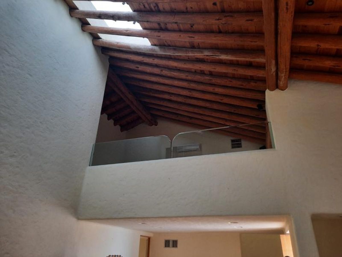 Fotografía de VENTA DE CASA EN PRIVADA Y ZONA DE LUJO EN LOMAS 3A SECCION