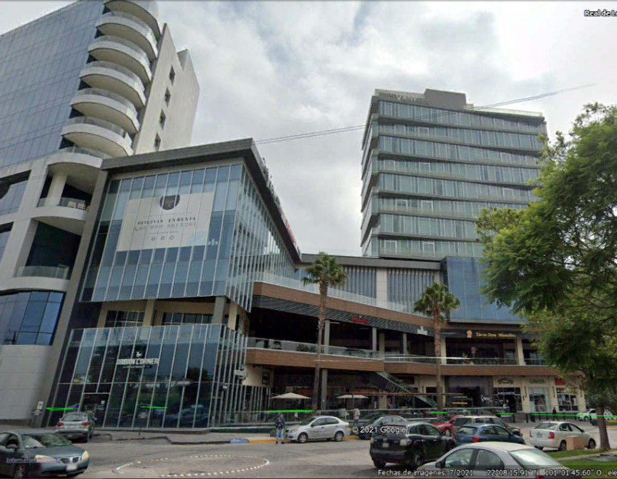 Fotografía de RENTA DE LOCALES COMERCIALES EN PLAZA COVALIA LOMAS 4A SECCION