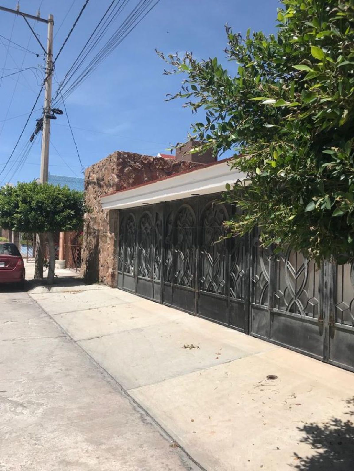 Fotografía de CASA EN VENTA CON ALBERCA EN LOMAS 4 SECCION