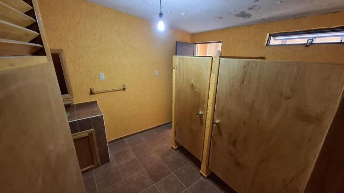 Fotografía de CASA EN VENTA EN REAL DEL POTOSI CON USO DE SUELO COMERCIAL PARA SALON DE FIESTA