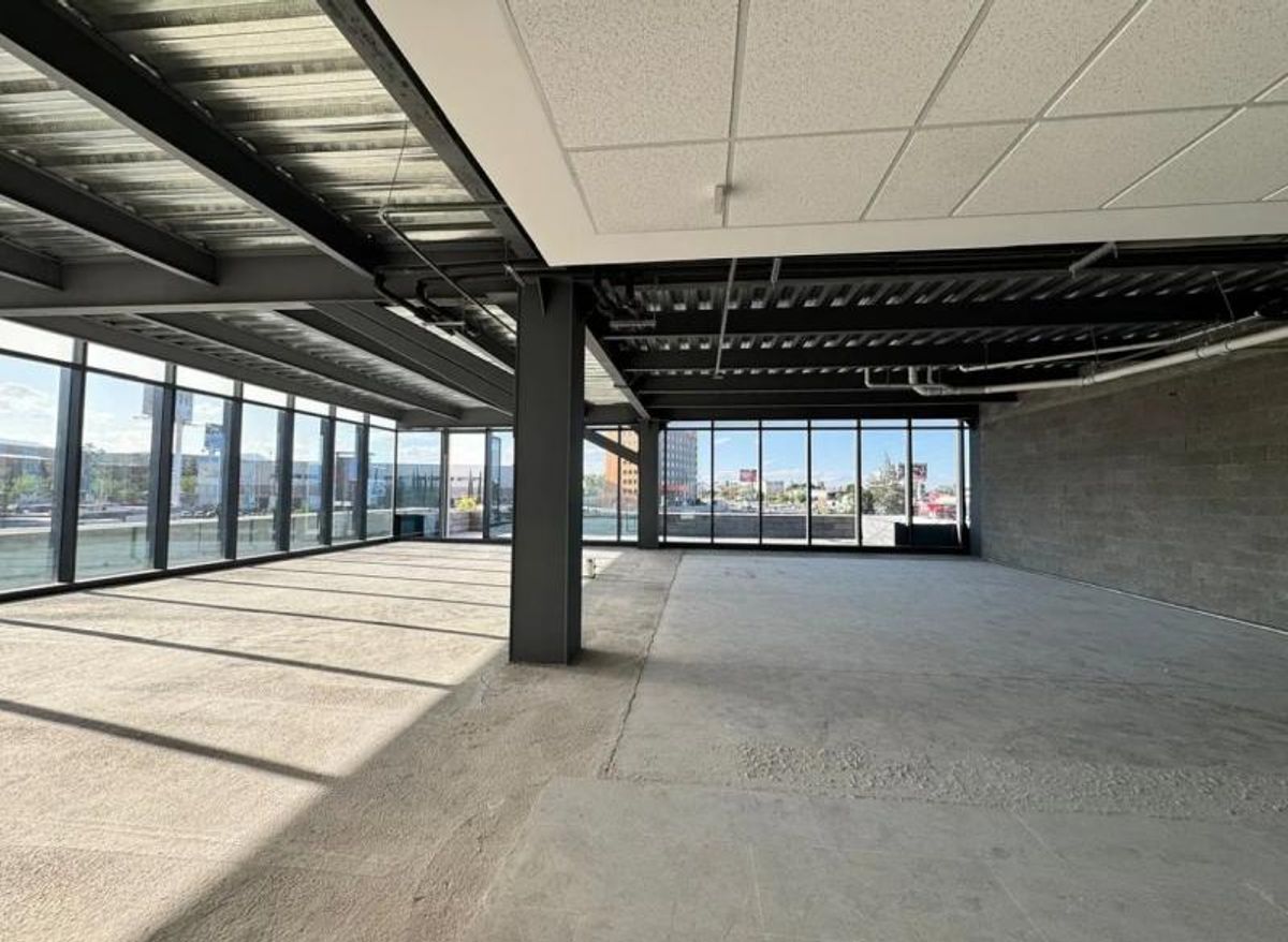 Fotografía de PISO DE OFICINA EN K TOWER EN RENTA