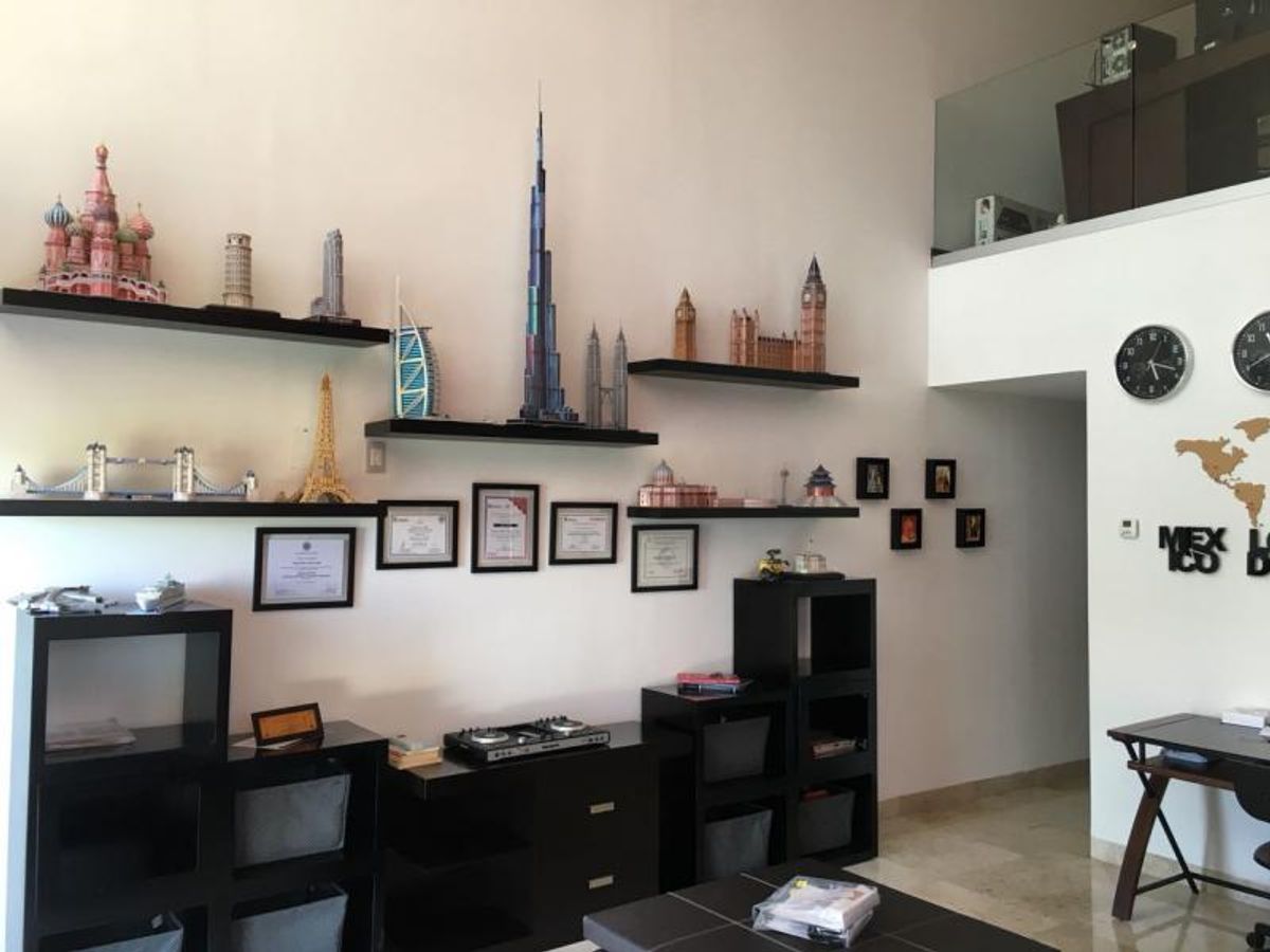 Fotografía de CASA EN VENTA EN LA LOMA CLUB DE GOLF CON 1180 M2 DE CONSTRUCCIÓN, 6 RECAMARAS CON BAÑO COMPLETO Y  EXCELENTE UBICACIÓN