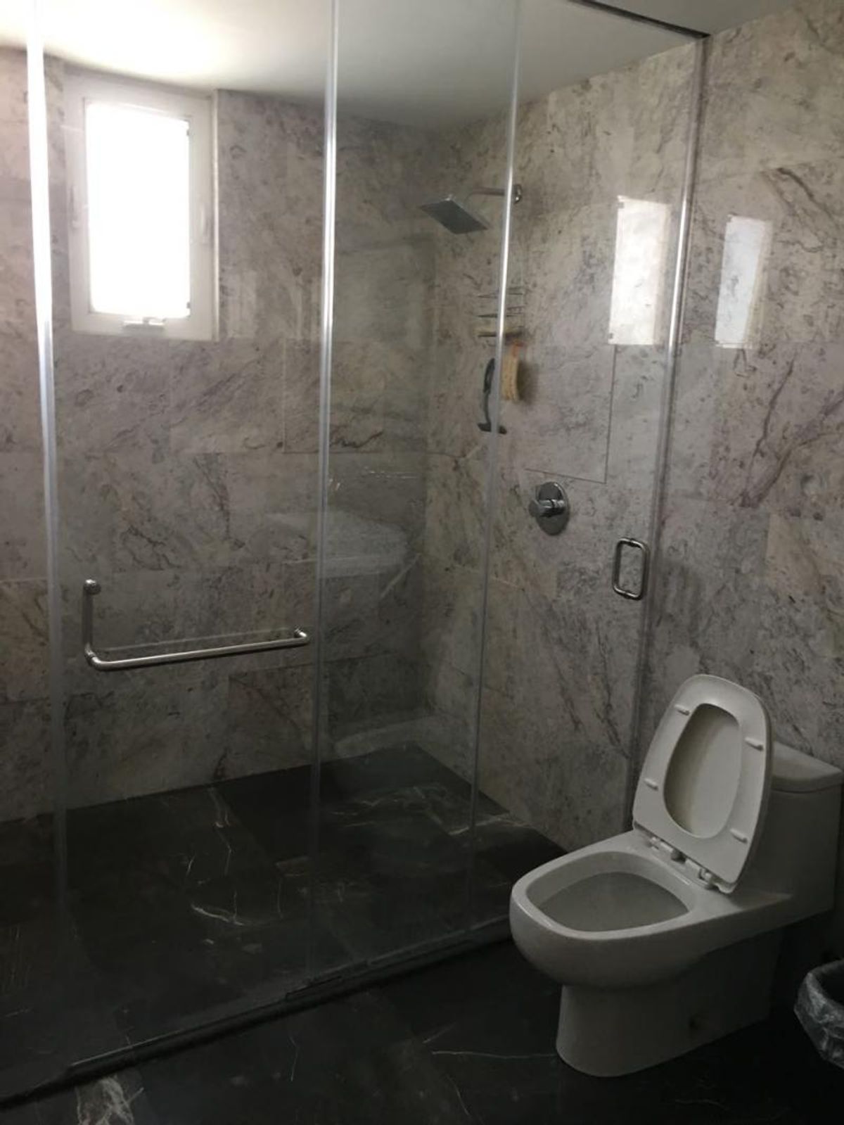 Fotografía de CASA EN VENTA EN LA LOMA CLUB DE GOLF CON 1180 M2 DE CONSTRUCCIÓN, 6 RECAMARAS CON BAÑO COMPLETO Y  EXCELENTE UBICACIÓN