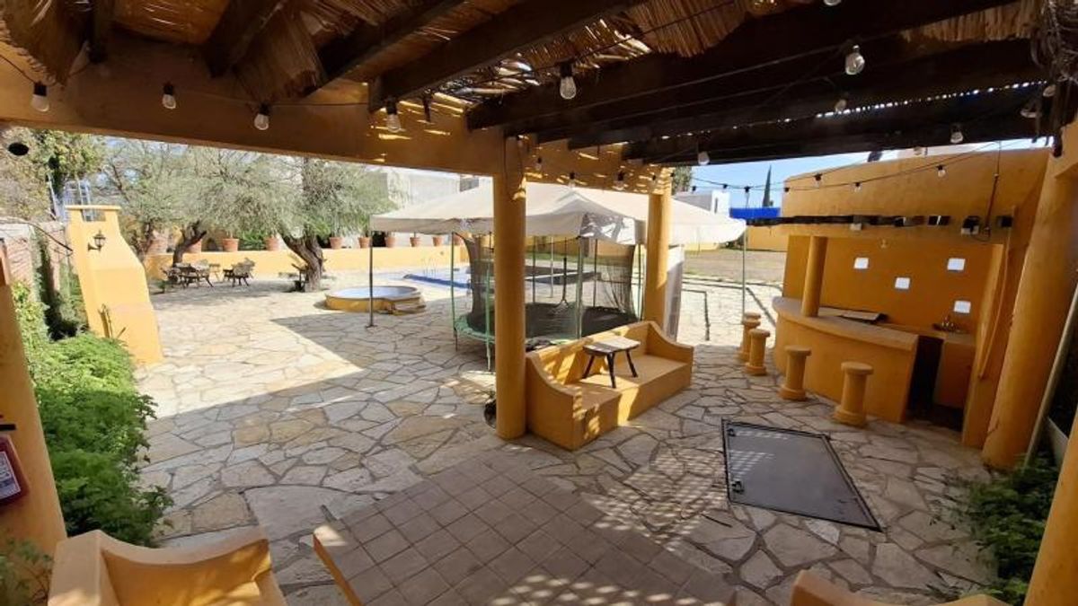 Fotografía de CASA EN VENTA EN REAL DEL POTOSI CON USO DE SUELO COMERCIAL PARA SALON DE FIESTA