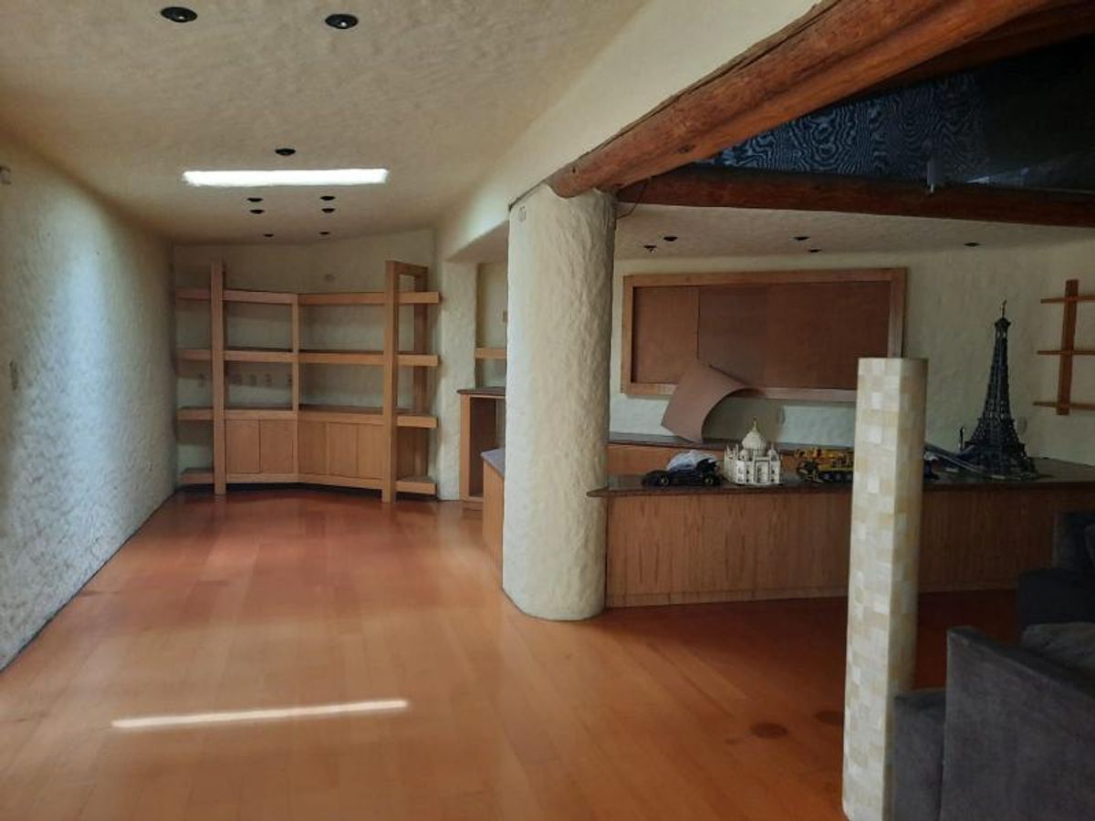 Fotografía de VENTA DE CASA EN PRIVADA Y ZONA DE LUJO EN LOMAS 3A SECCION