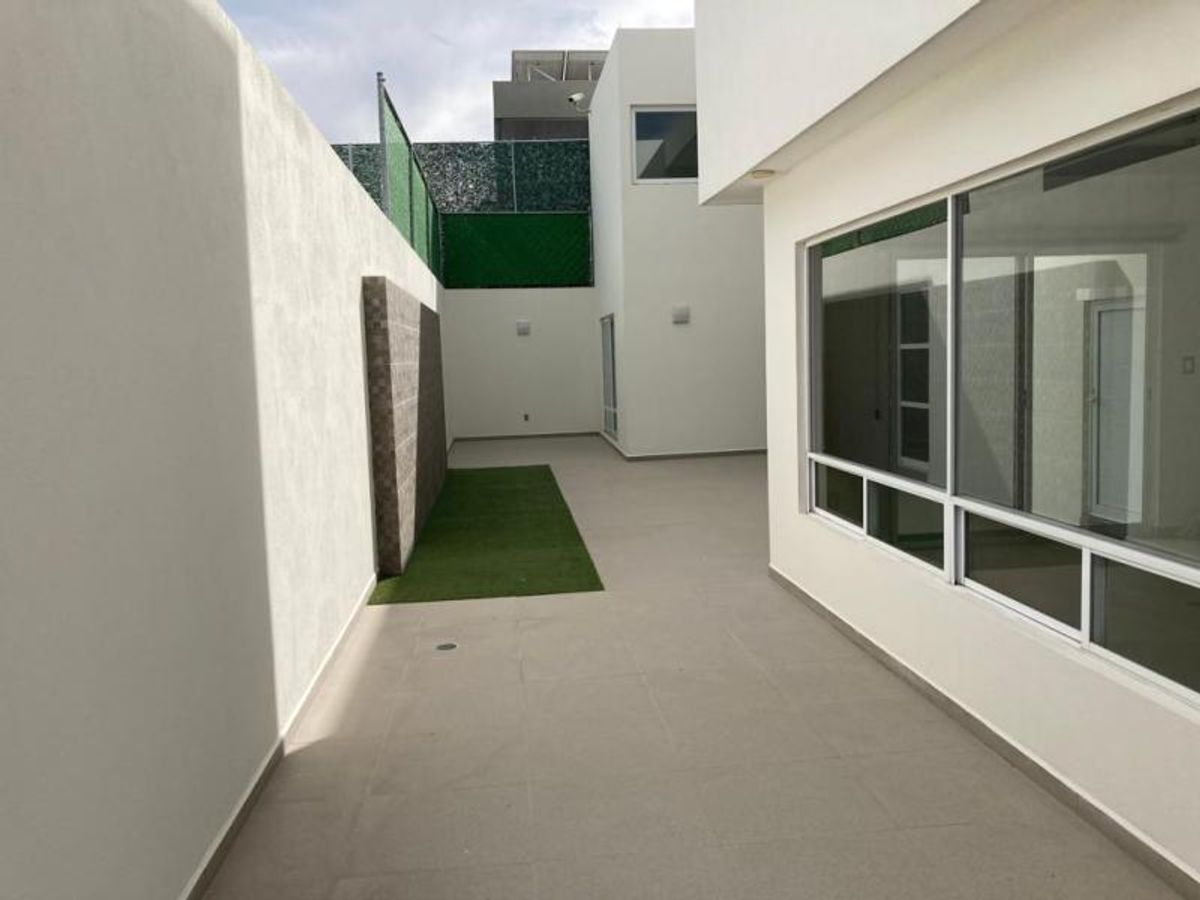 Fotografía de CASA EN VENTA EN CLUB DE GOLF CON VISTA INMEJORABLE