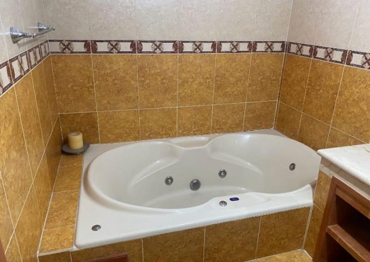 Fotografía de CASA EN VENTA EN LOMAS DEL TEC EN ESQUINA