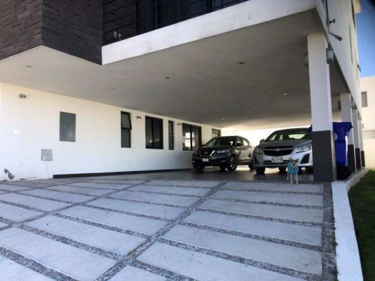 Fotografía de VENTA DE CASA EN CLUB DE GOLF LA LOMA
