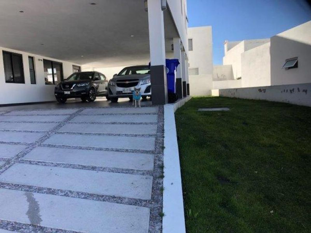 Fotografía de VENTA DE CASA EN CLUB DE GOLF LA LOMA