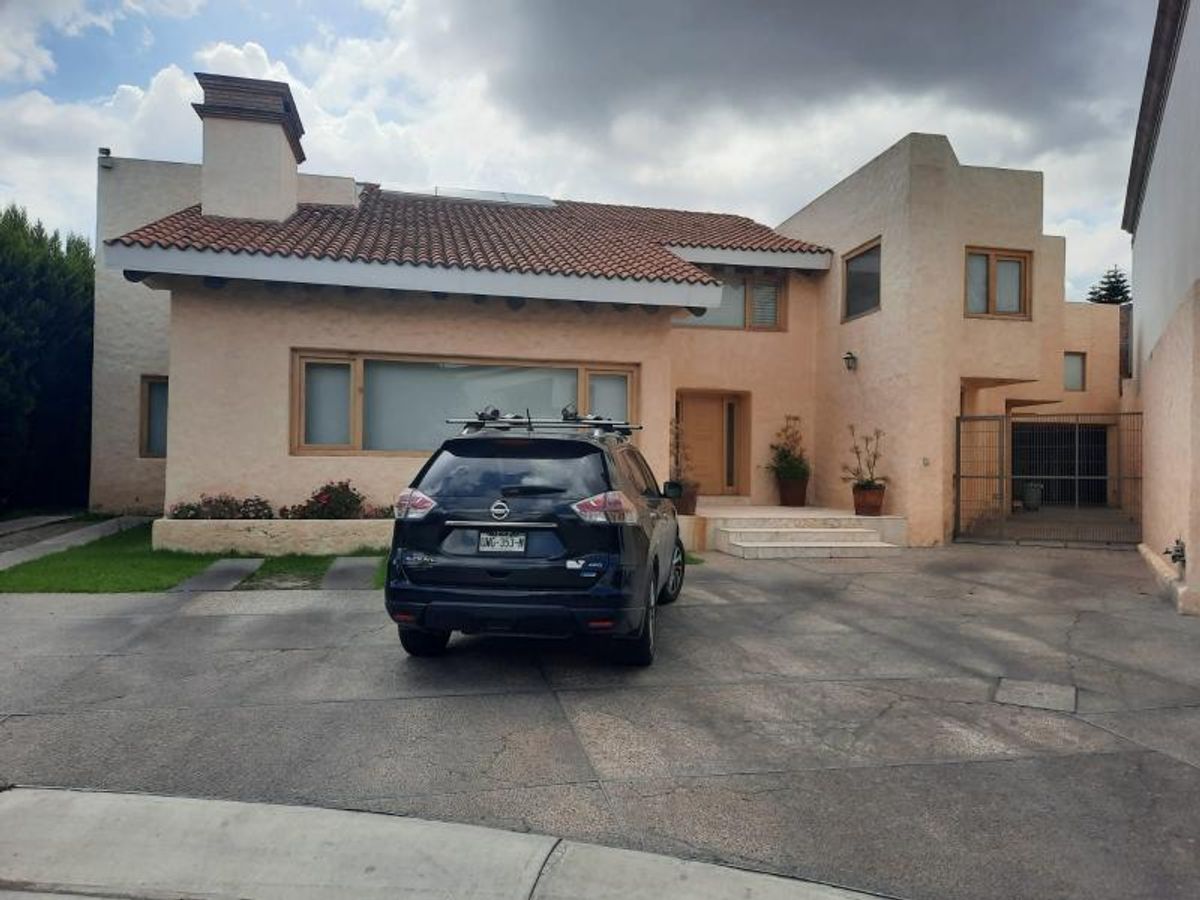 Fotografía de VENTA DE CASA EN PRIVADA Y ZONA DE LUJO EN LOMAS 3A SECCION