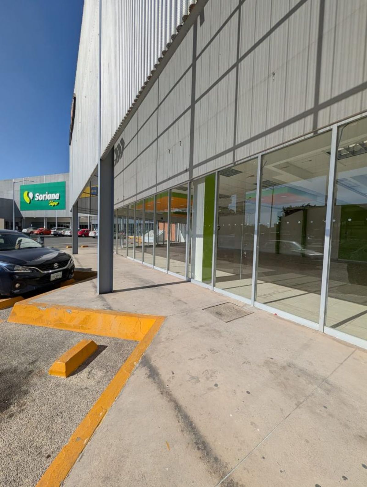Fotografía de RENTA LOCALES EN PLAZA MUÑOZ CAMPESTRE