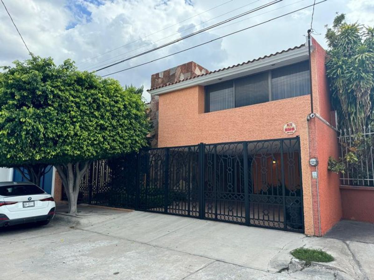 Fotografía de CASA EN VENTA EN LOMAS 4a CERCA DEL JARDIN DE SAN PATRICIO