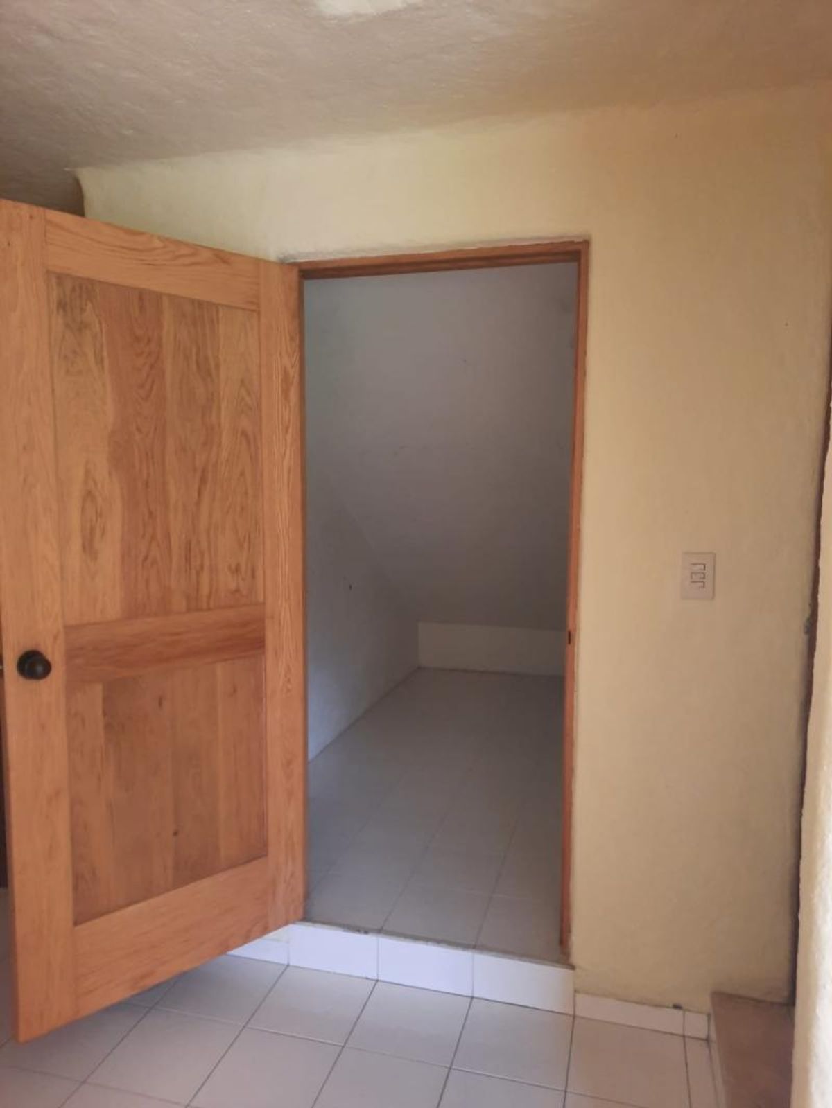 Fotografía de VENTA DE CASA EN PRIVADA Y ZONA DE LUJO EN LOMAS 3A SECCION
