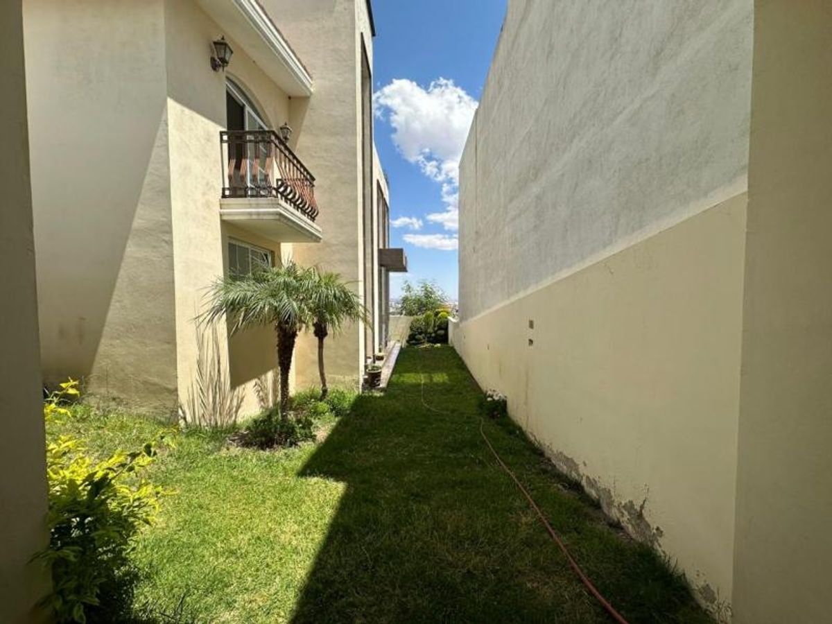 Fotografía de CASA EN LOMAS DEL TEC.