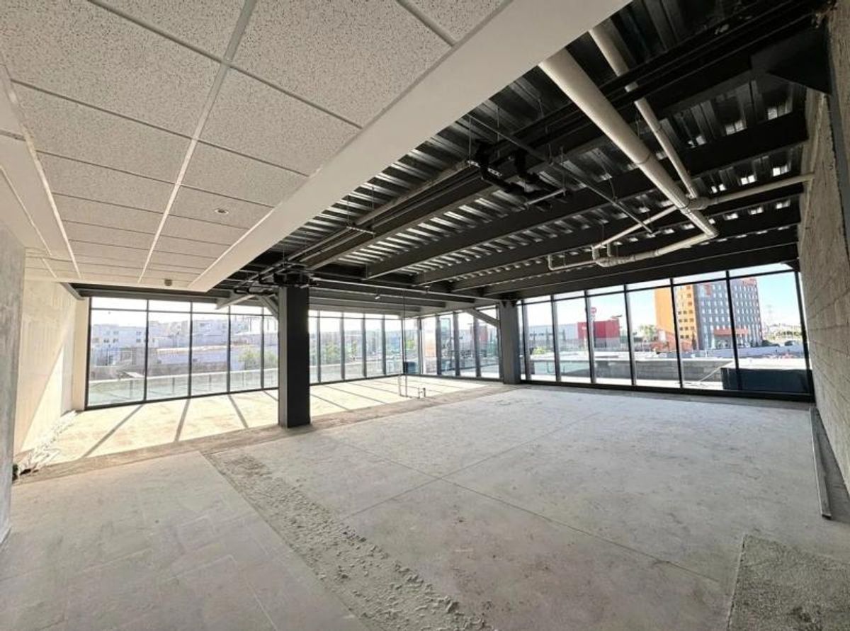 Fotografía de PISO DE OFICINA EN K TOWER EN RENTA