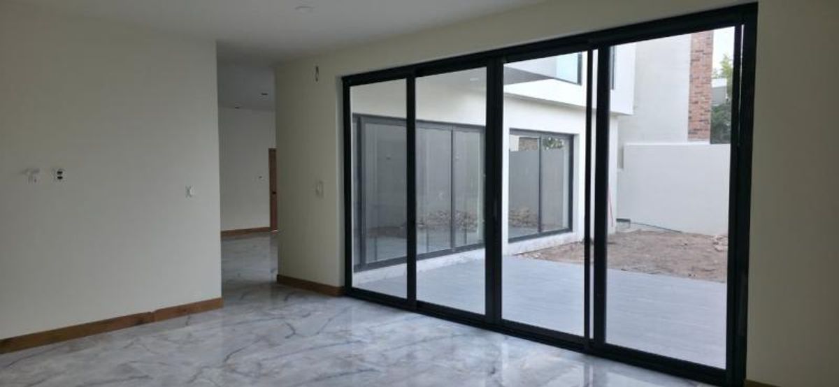 Fotografía de CASA EN VENTA EN LA LOMA CLUB DE GOLF CON ROOF 