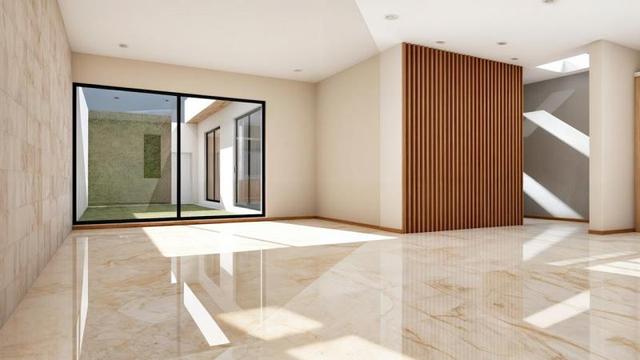 Interior con piso brillante reflejante, pared de listones de madera y ventanal al patio