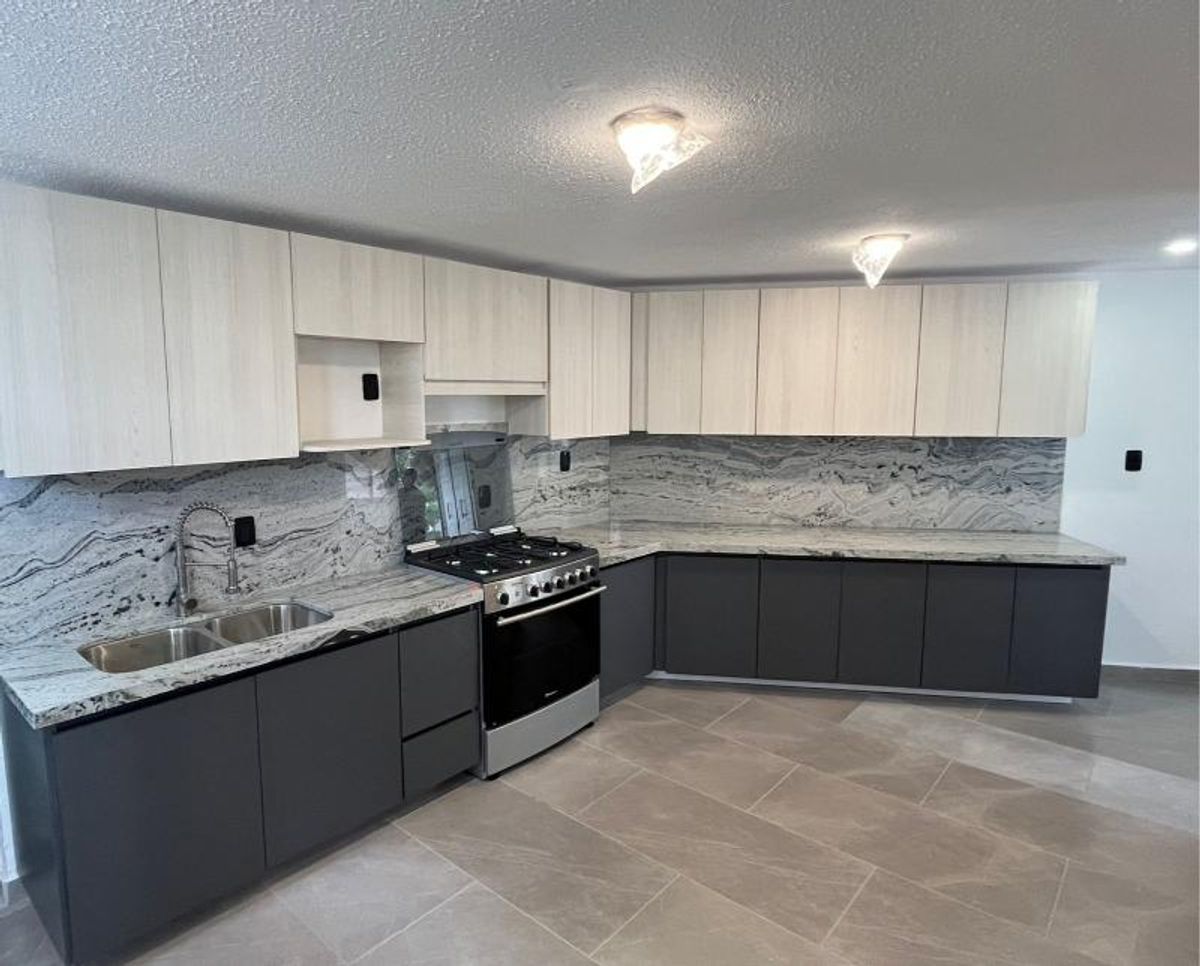 Fotografía de CASA EN VENTA EN LOMAS DEL TEC RECIEN REMODELADA