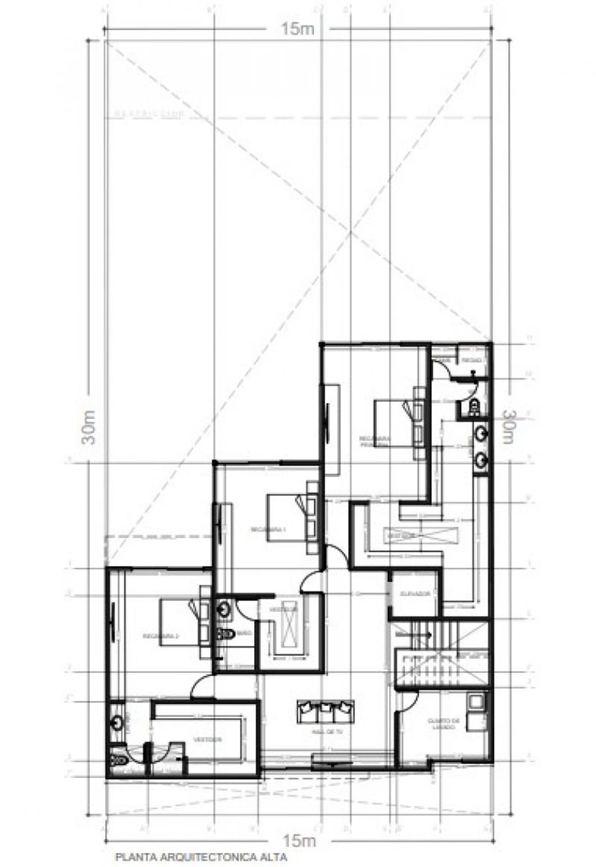 Plano arquitectónico de planta alta con recámaras en terreno de quince por treinta metros