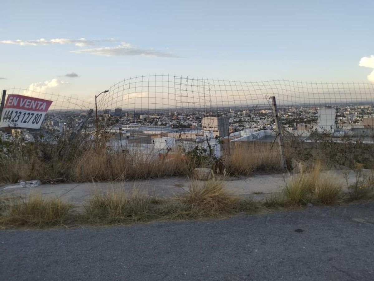 Fotografía de 2 TERRENOS EN LOMAS DEL TECNOLOGICO COMERCIALES CC