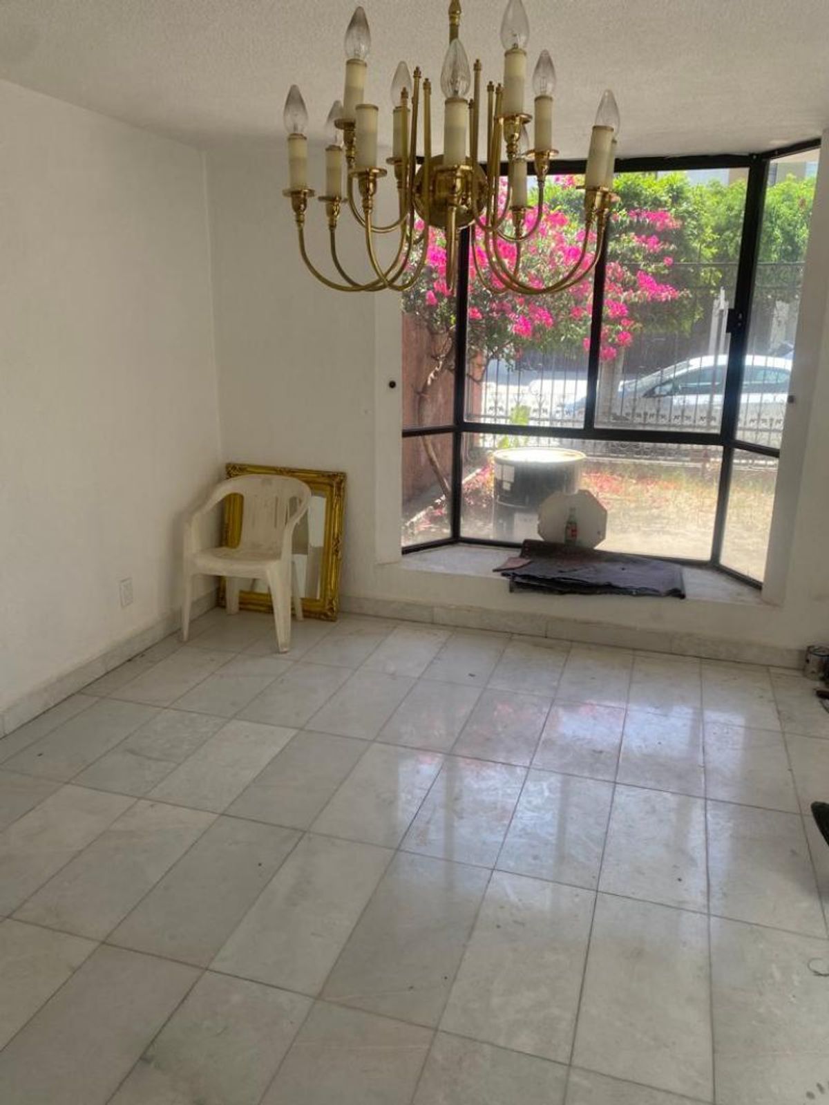 Fotografía de CASA EN VENTA CON ALBERCA EN LOMAS 4 SECCION