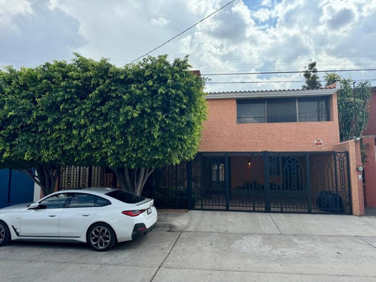 Fotografía de CASA EN VENTA EN LOMAS 4a CERCA DEL JARDIN DE SAN PATRICIO