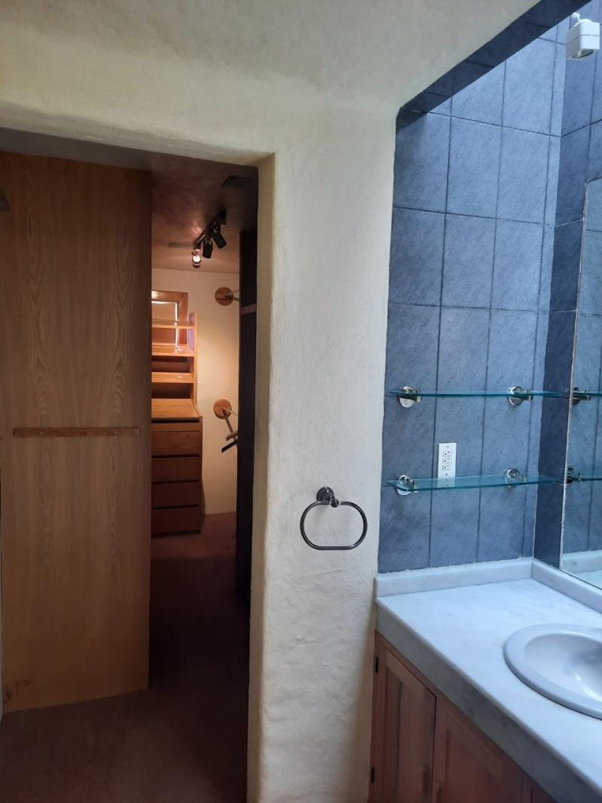 Fotografía de VENTA DE CASA EN PRIVADA Y ZONA DE LUJO EN LOMAS 3A SECCION