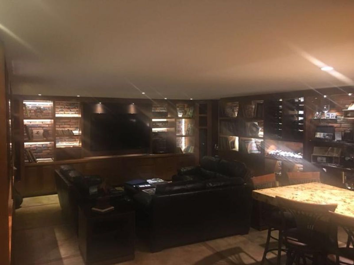 Fotografía de CASA EN VENTA EN LA LOMA CLUB DE GOLF CON 1180 M2 DE CONSTRUCCIÓN, 6 RECAMARAS CON BAÑO COMPLETO Y  EXCELENTE UBICACIÓN