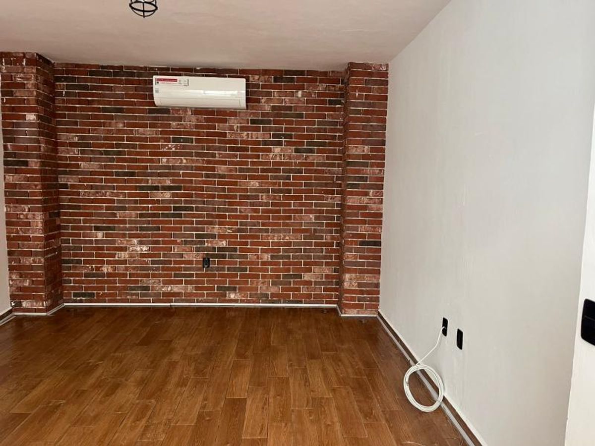 Fotografía de CASA EN VENTA EN LOMAS DEL TEC RECIEN REMODELADA
