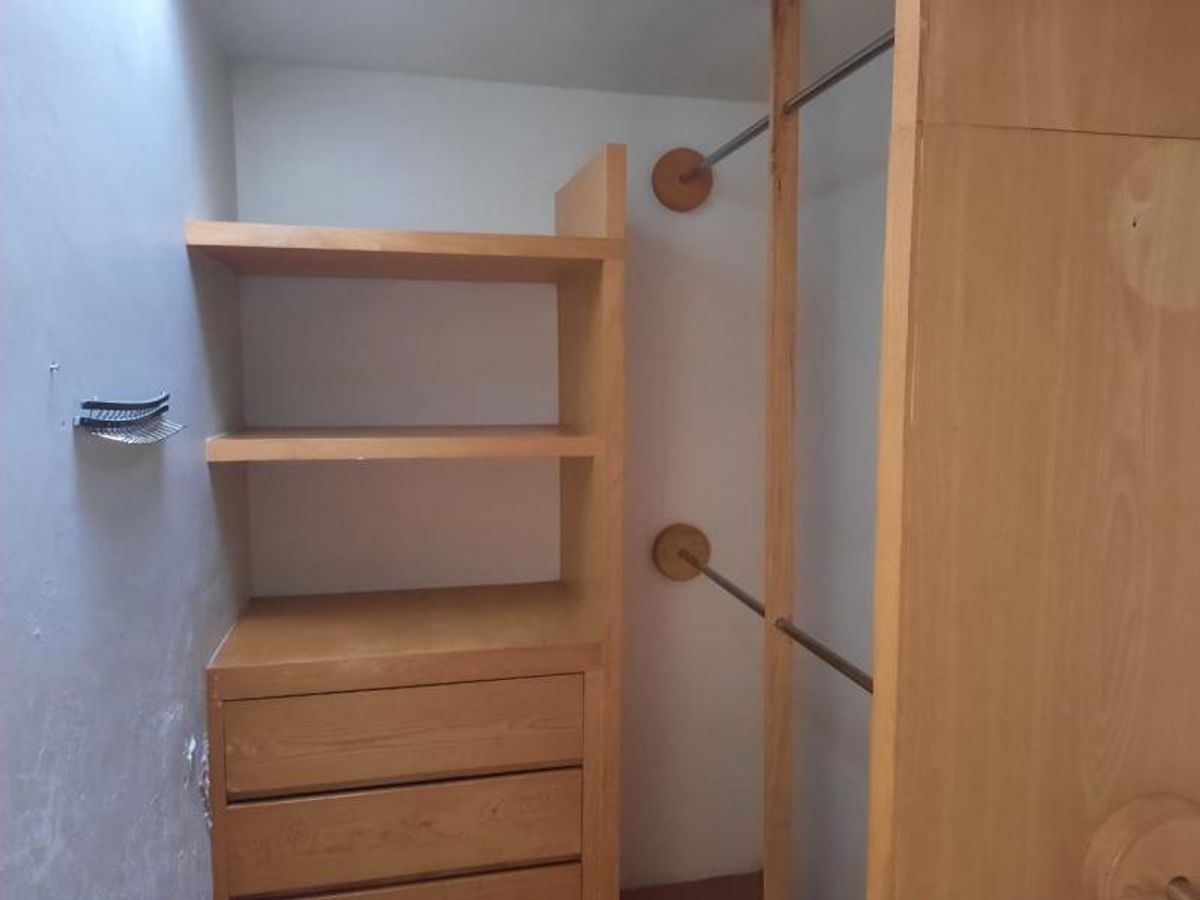 Fotografía de VENTA DE CASA EN PRIVADA Y ZONA DE LUJO EN LOMAS 3A SECCION