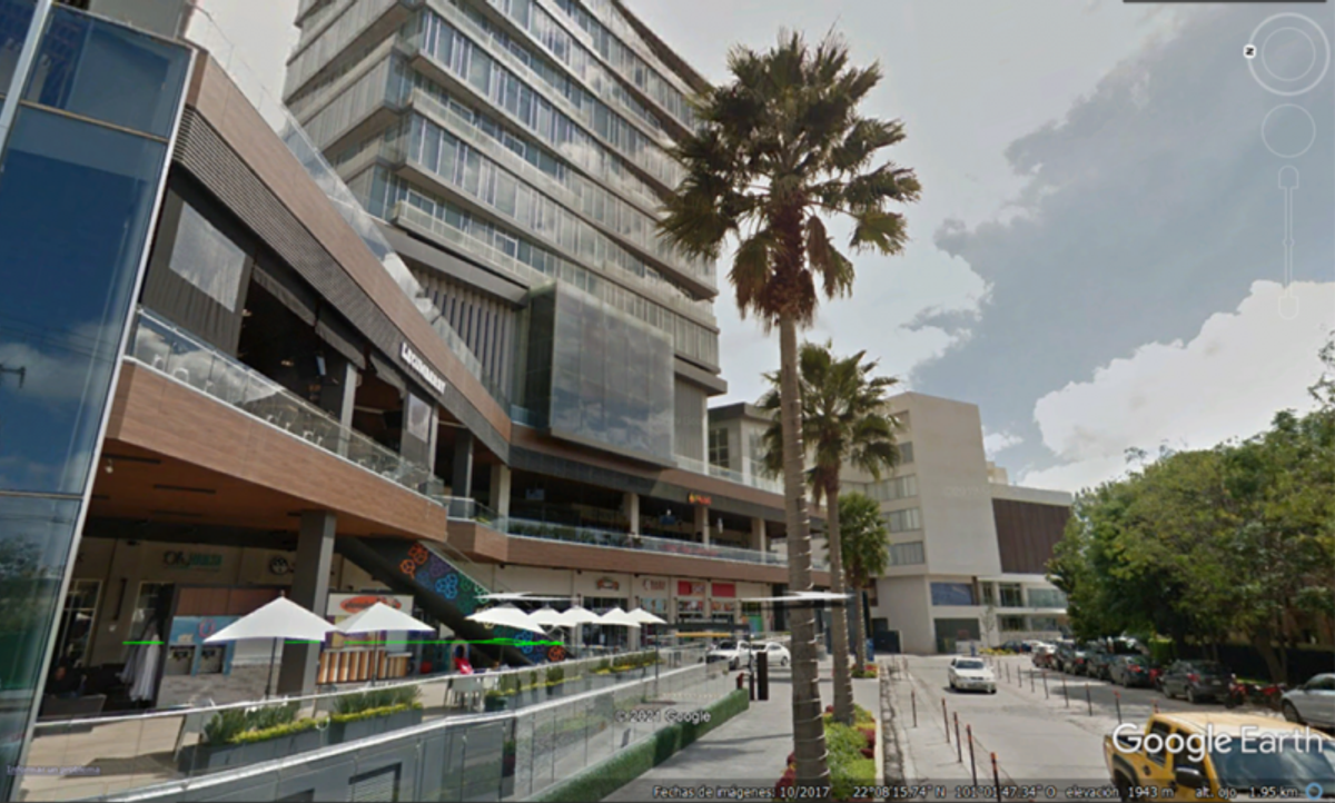 Fotografía de RENTA DE LOCALES COMERCIALES EN PLAZA COVALIA LOMAS 4A SECCION
