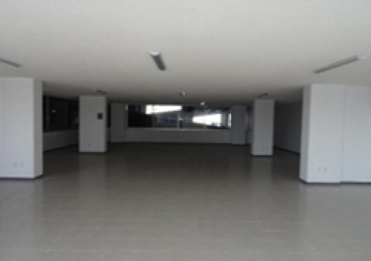 Fotografía de EDIFICIO DE OFICINAS EN VENTA SOBRE AV CARRANZA