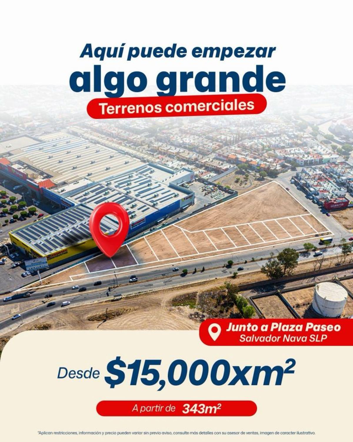 Vista aérea de lotes comerciales delimitados junto a plaza comercial y avenida principal