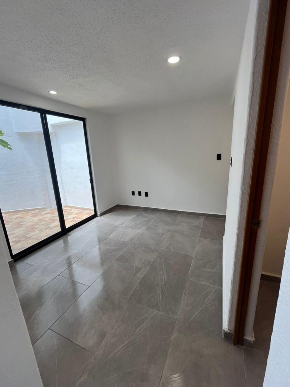 Fotografía de CASA EN VENTA EN LOMAS DEL TEC RECIEN REMODELADA