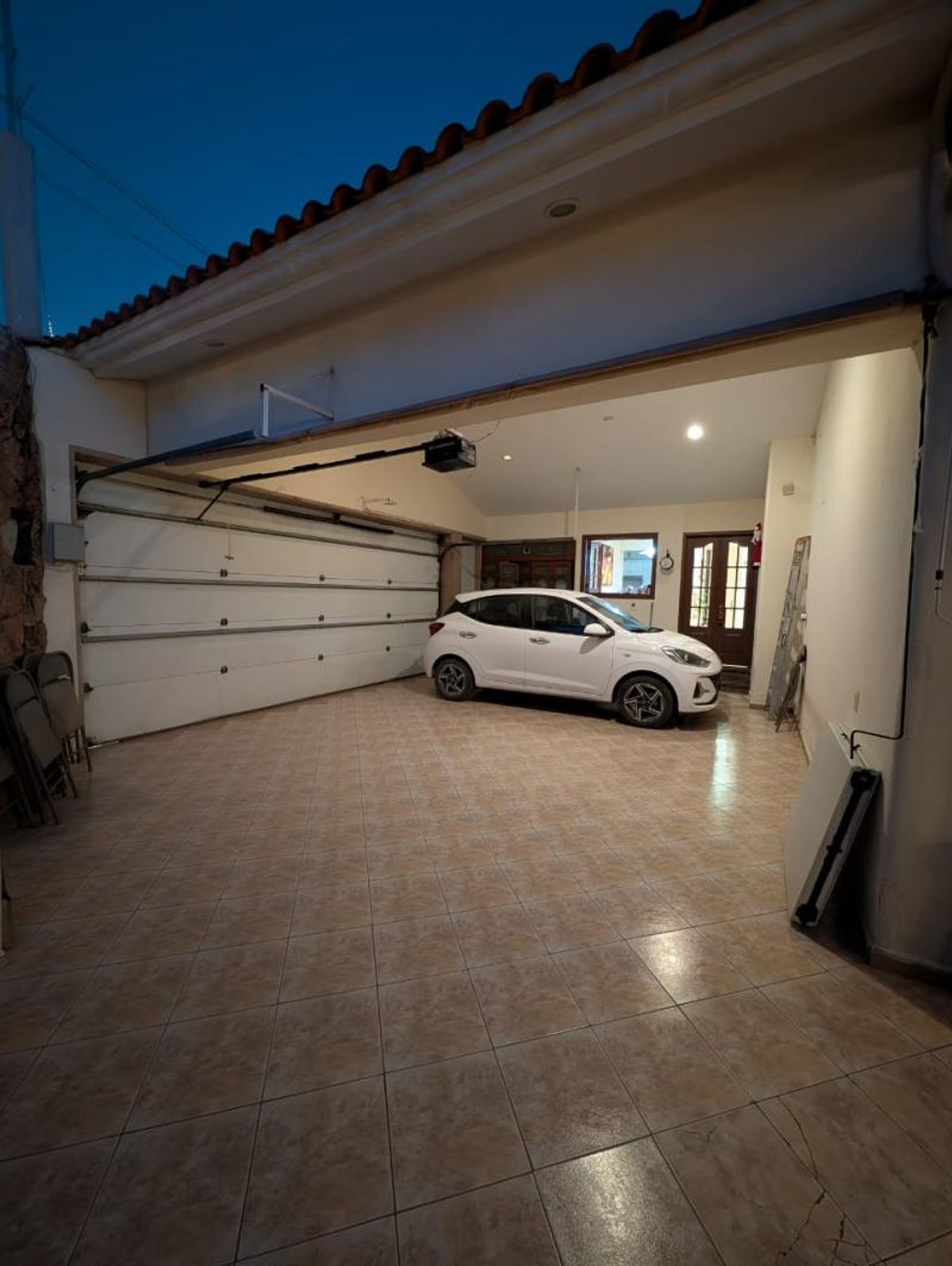 Fotografía de CASA EN VENTA EN UNA PLANTA  EN COLINAS DEL PARQUE EN ESQUINA