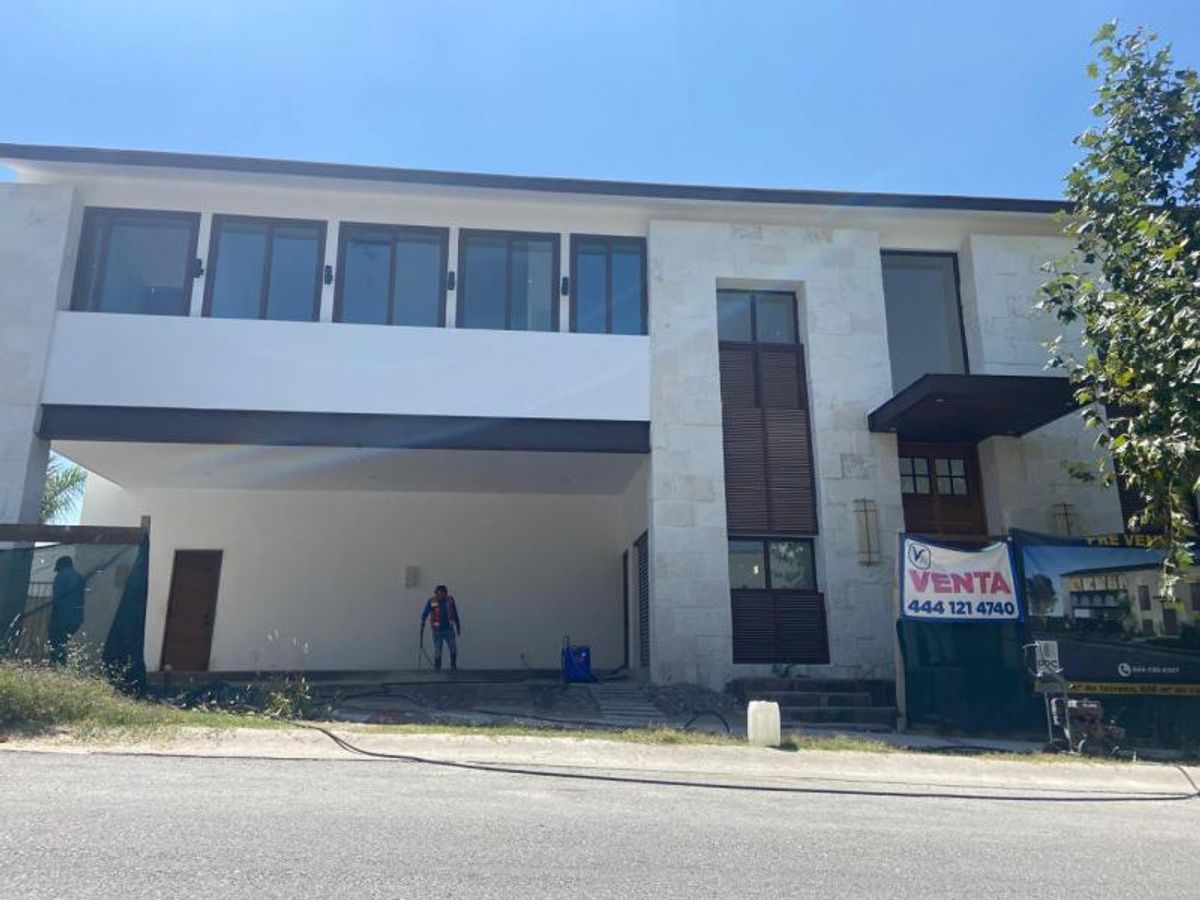 Fotografía de CASA EN VENTA EN CLUB DE GOLF LA LOMA 